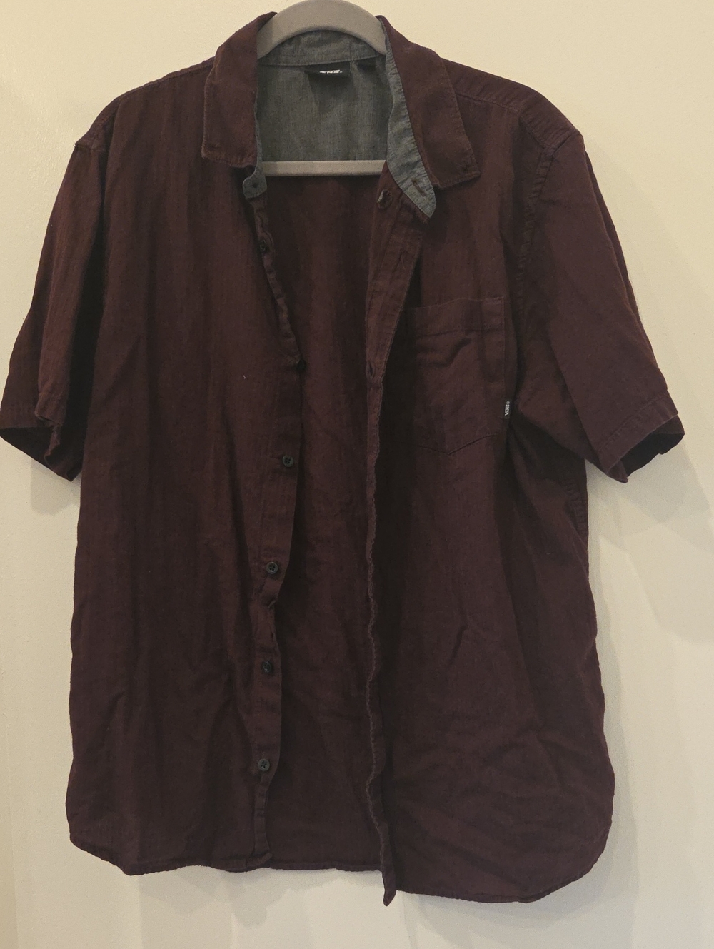 Vans Short-Sleeve Button-Up Shirt in Deep Wine